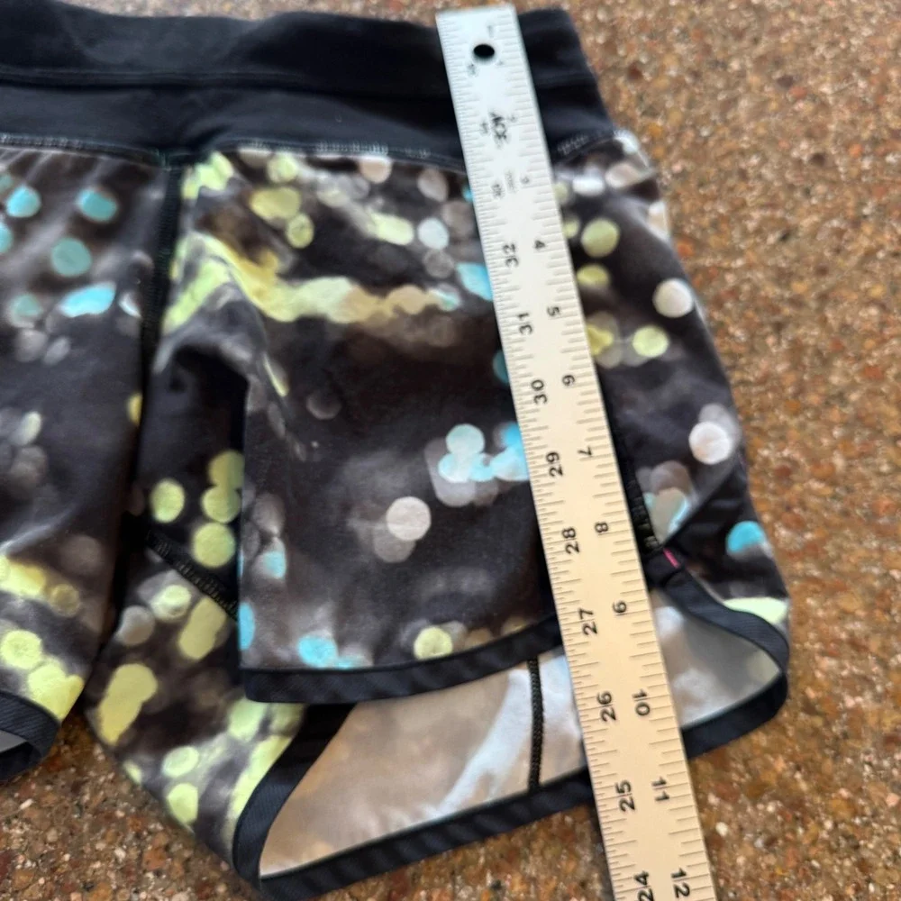 Ivivva Girls Athletic Shorts Size 10 Black Bokeh Print Zipper Pocket Sporty